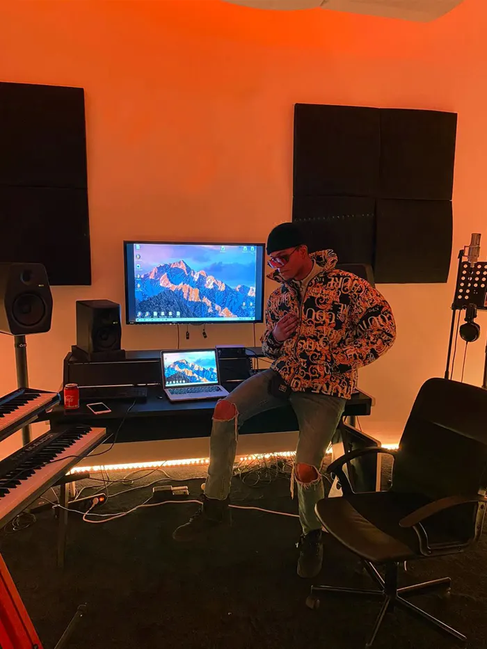 RONIMARTIR in the studio